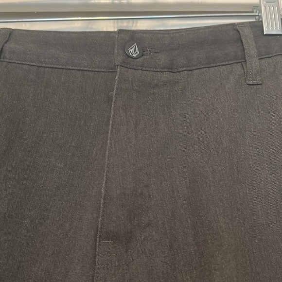 Volcom Shorts - Picture 2 of 8